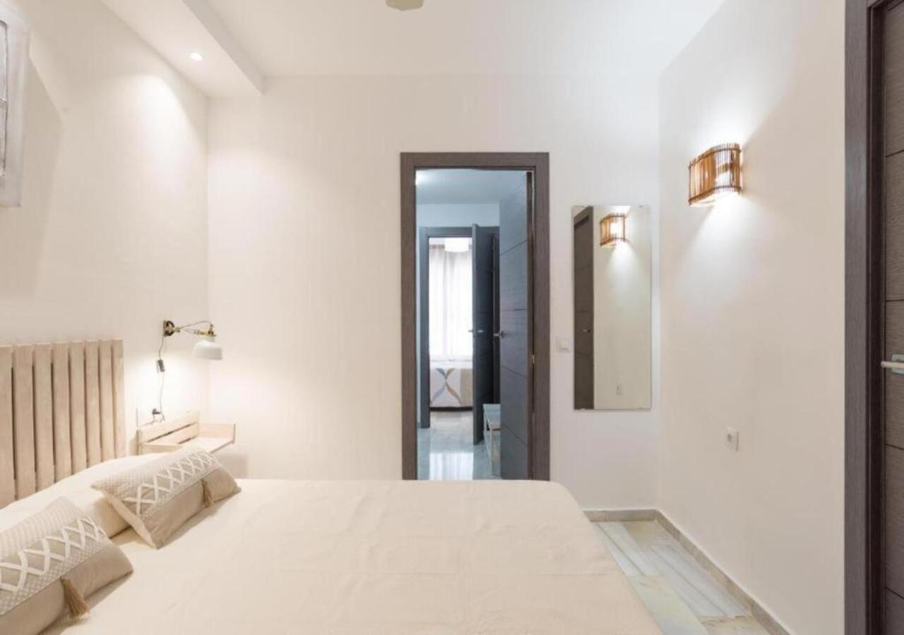 Supreme City Centre & Parking Malaga Ngoại thất bức ảnh